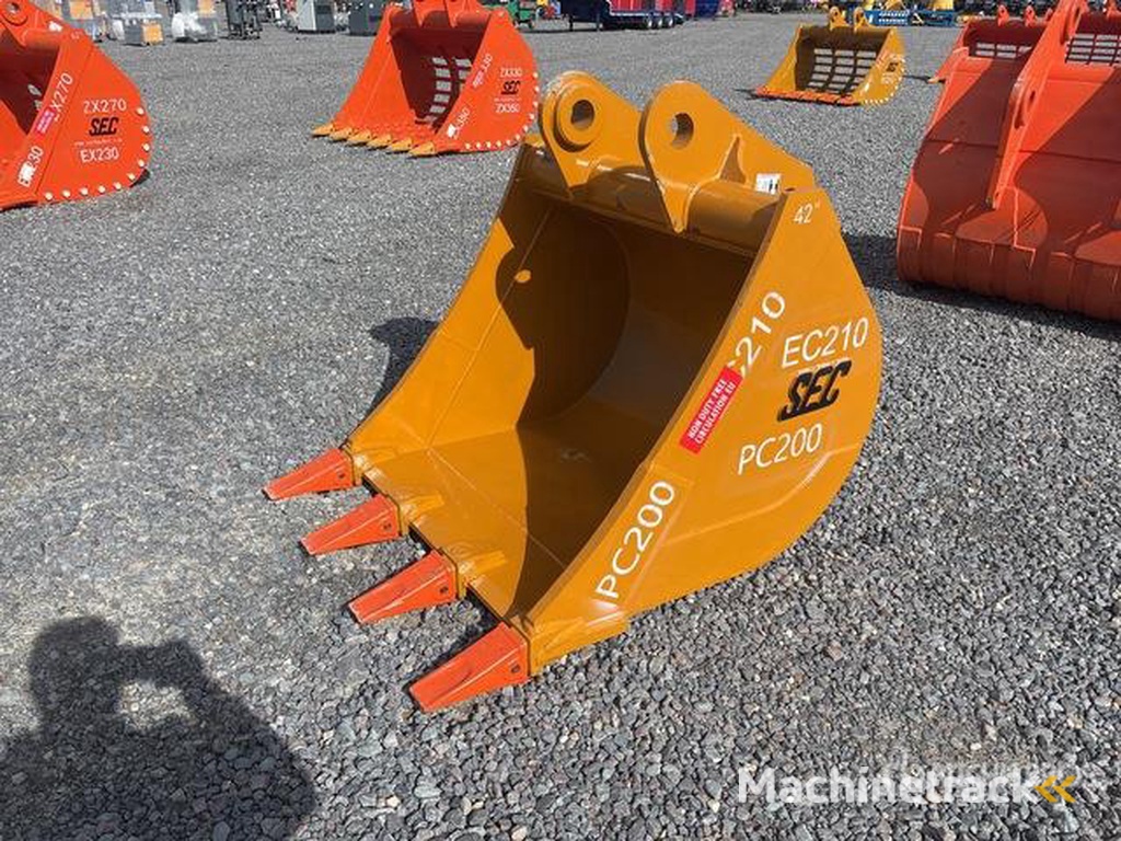 SEC 1070 mm Digging Bucket - Fits PC200-PC210 (Unused)