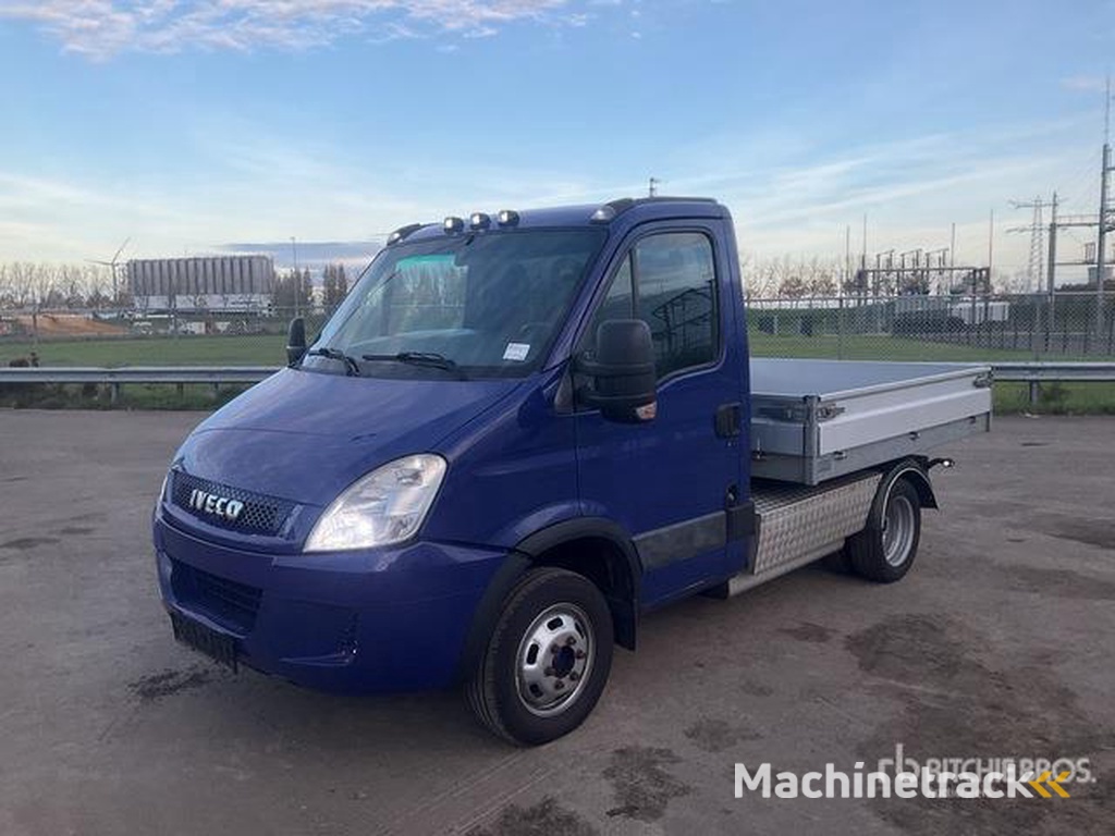 Iveco 40c18 4x2 4-Axle Van Truck