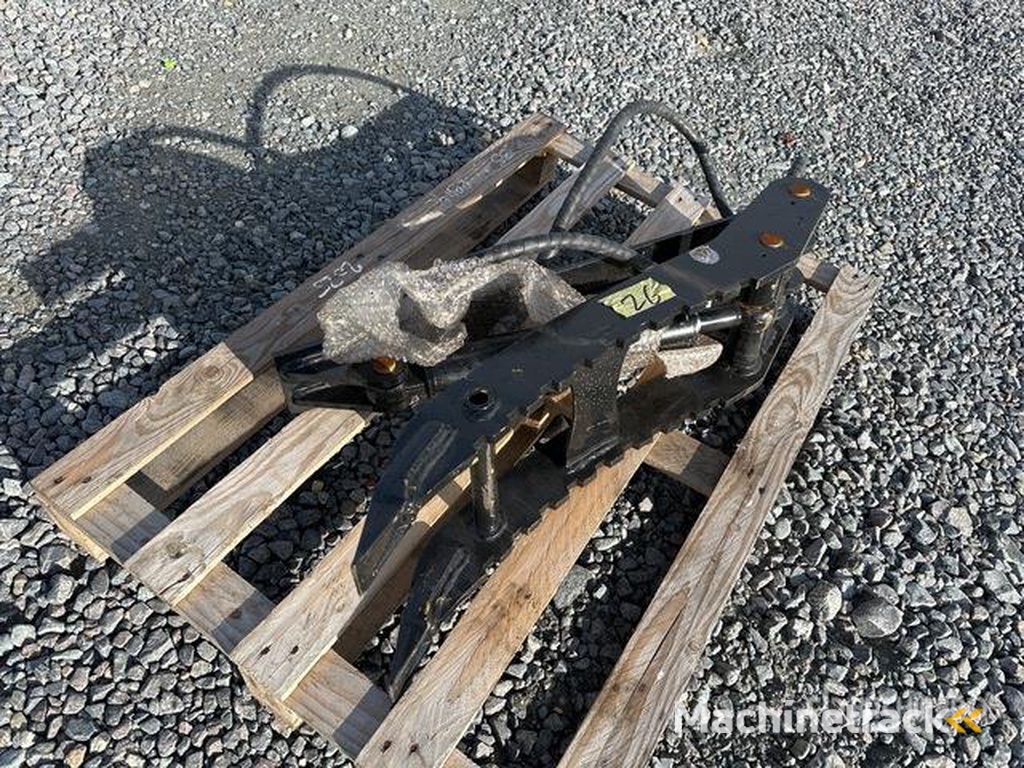 GIYI Hydraulic Excavator Thumb (Unused)