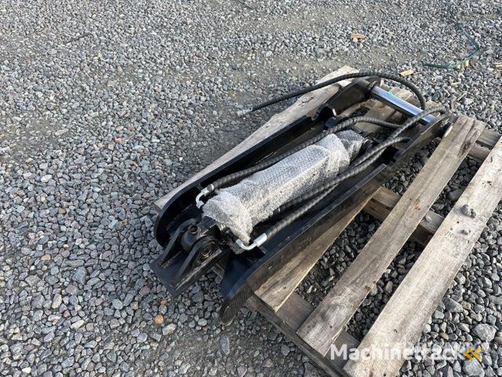 GIYI XJ7T Hydraulic Excavator Thumb (Unused)