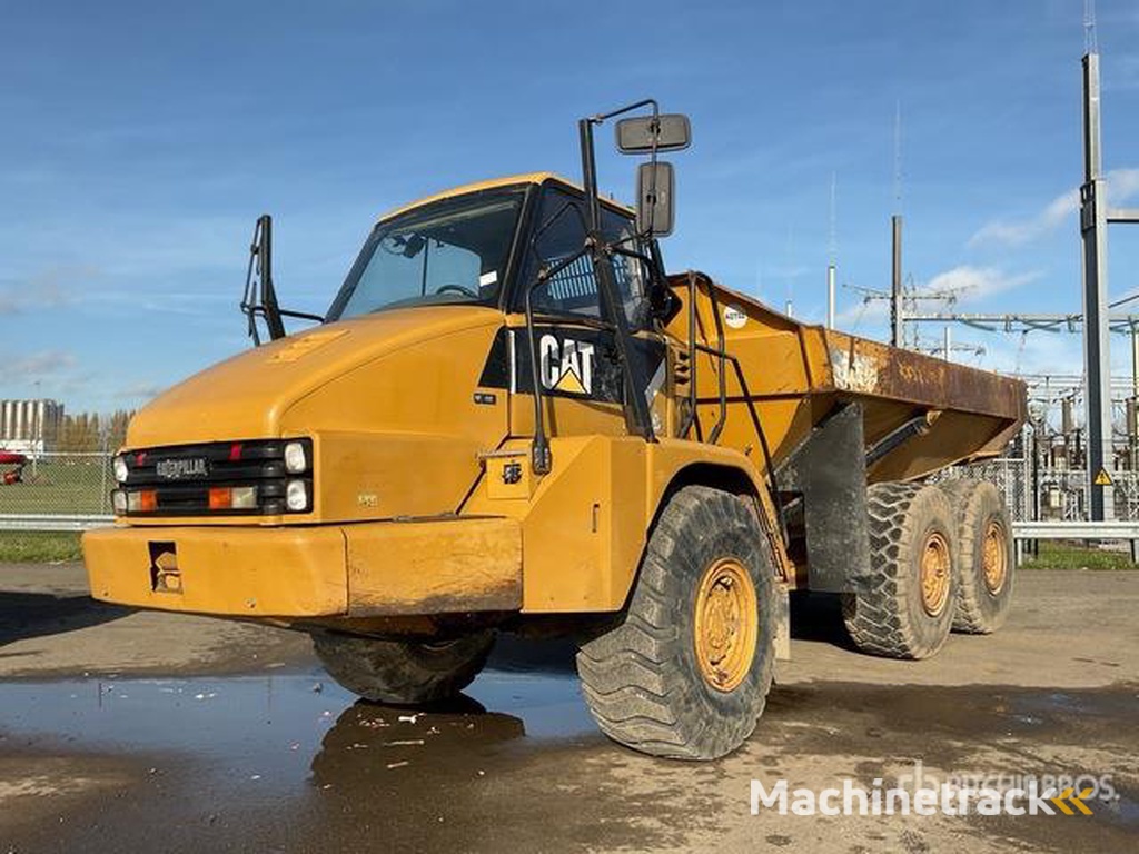 CAT 725