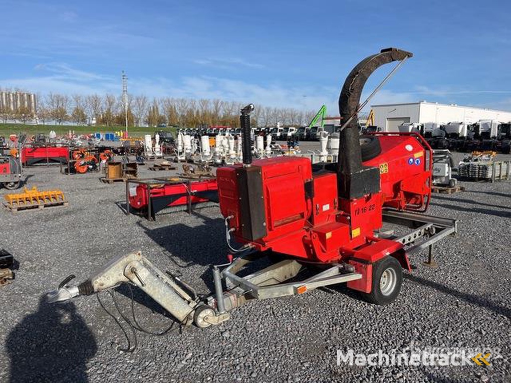Vandaele TV1622D Tow-Behind Wood Chipper