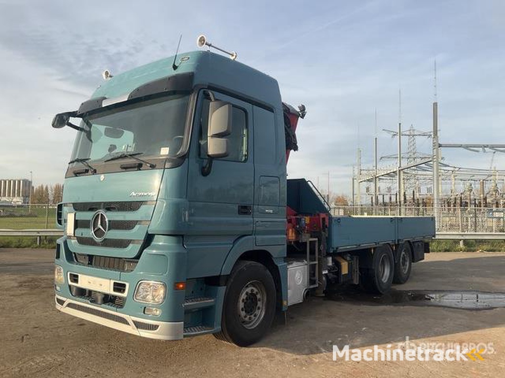 Mercedes-Benz 3000-K3 Articulated Boom on Mercedes-Benz Actros 2