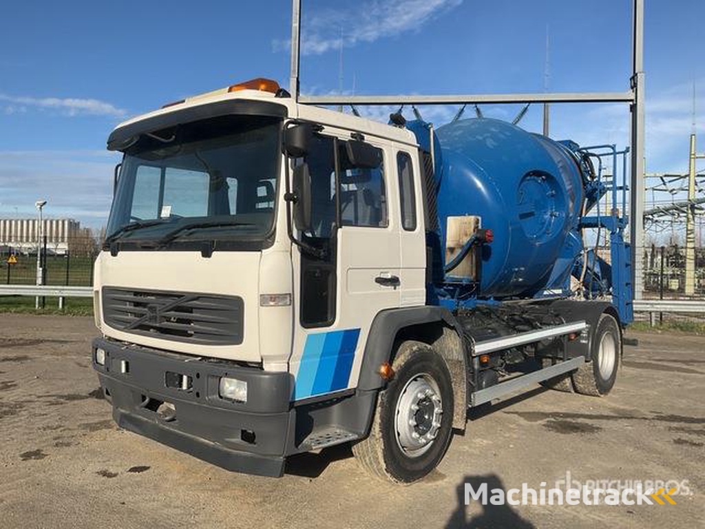 Volvo FL6 4x2 Mixer Truck