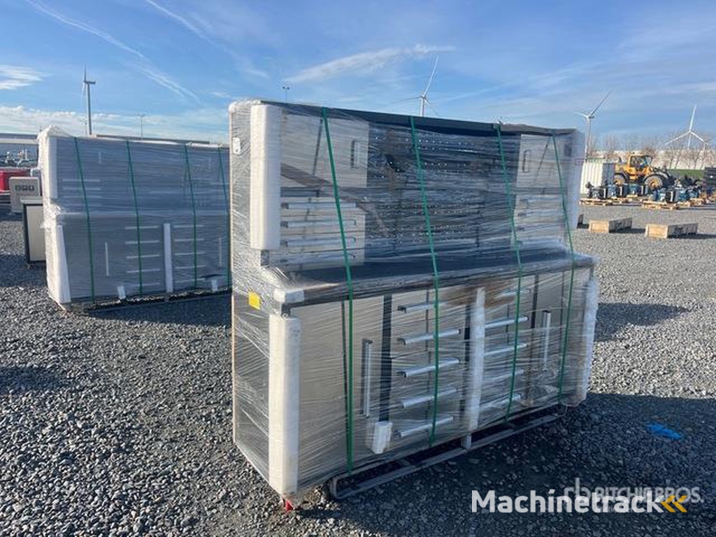 Stahlworks Deluxe Workbench