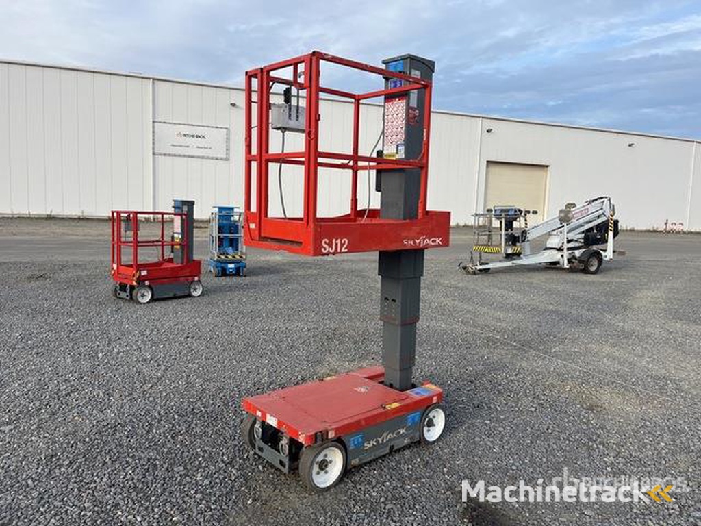 SkyJack SJ12