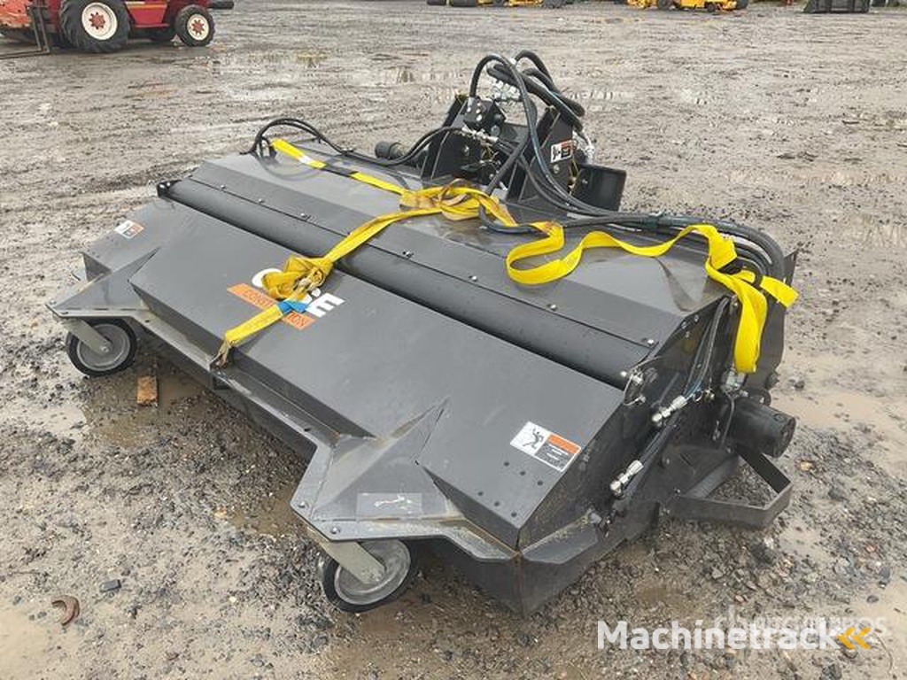 CASE 20396M 2500 mm Sweeper Attachment