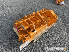 quantity-of-8-giyi-excavator-attachment-unused