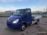 Minituur van Iveco 40c18 4x2 4-Axle Van Truck