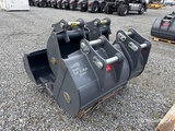 Minituur van Strickland of (5) Strickland Excavator Bucket - Fits Kubota K