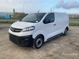 Minituur van Opel Vivaro 1.5 75 KW KA L2H1 Selection Cargo Van