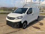 Minituur van Opel Vivaro 1.5 75 KW KA L2H1 Selection Cargo Van