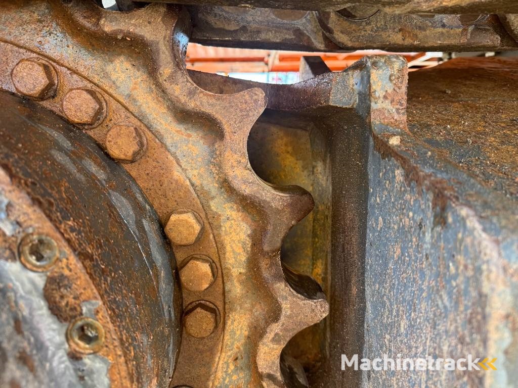 Doosan DX 300 LC ( 4.690 original hours 18M long reach )