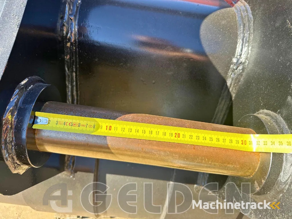 New bucket for 20-25t excavator 80 pin, 130cm with teeth