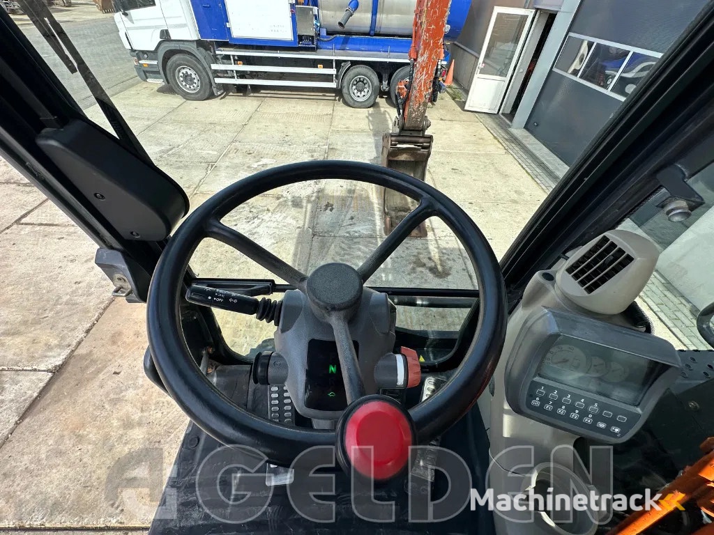 Hitachi ZX145W-3 / ZX140 OilQuick