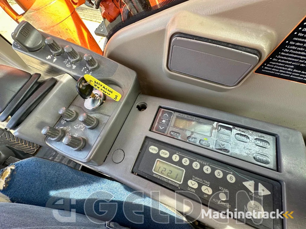 Hitachi ZX145W-3 / ZX140 OilQuick