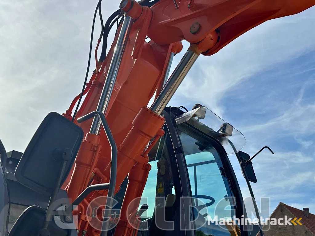 Hitachi ZX145W-3 / ZX140 OilQuick
