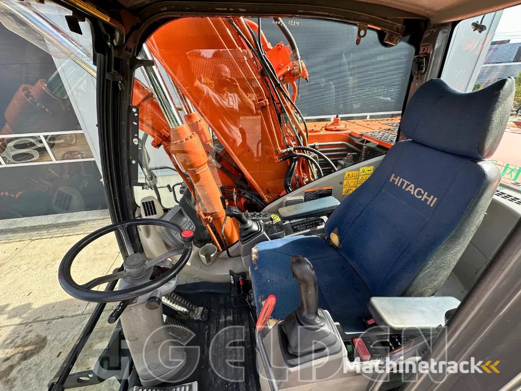 Hitachi ZX145W-3 / ZX140 OilQuick