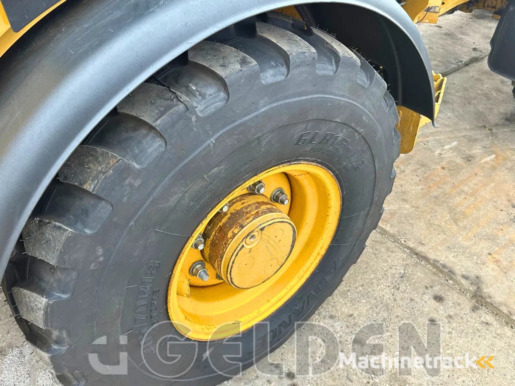 Caterpillar 906M - NEW TYRES