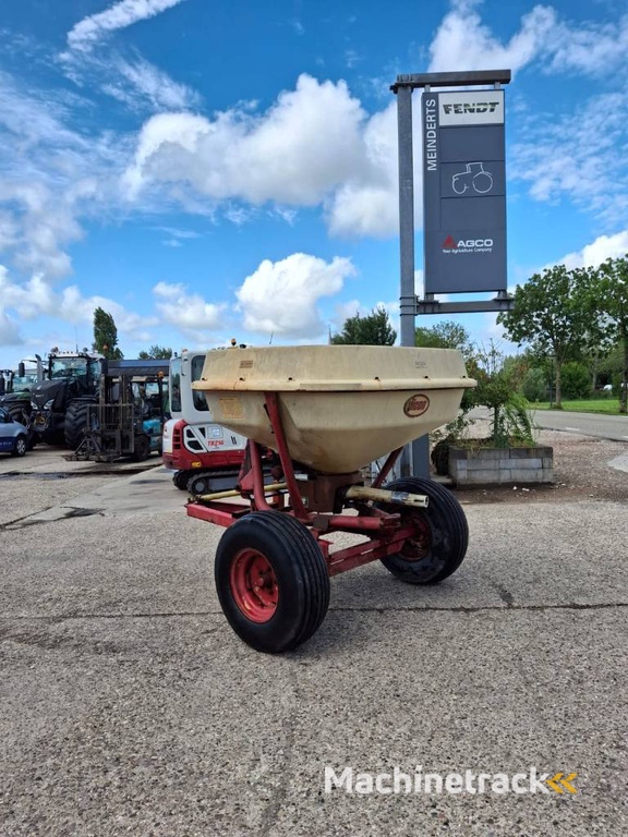 Vicon PS 603 | Pendelstrooier | Op onderstel