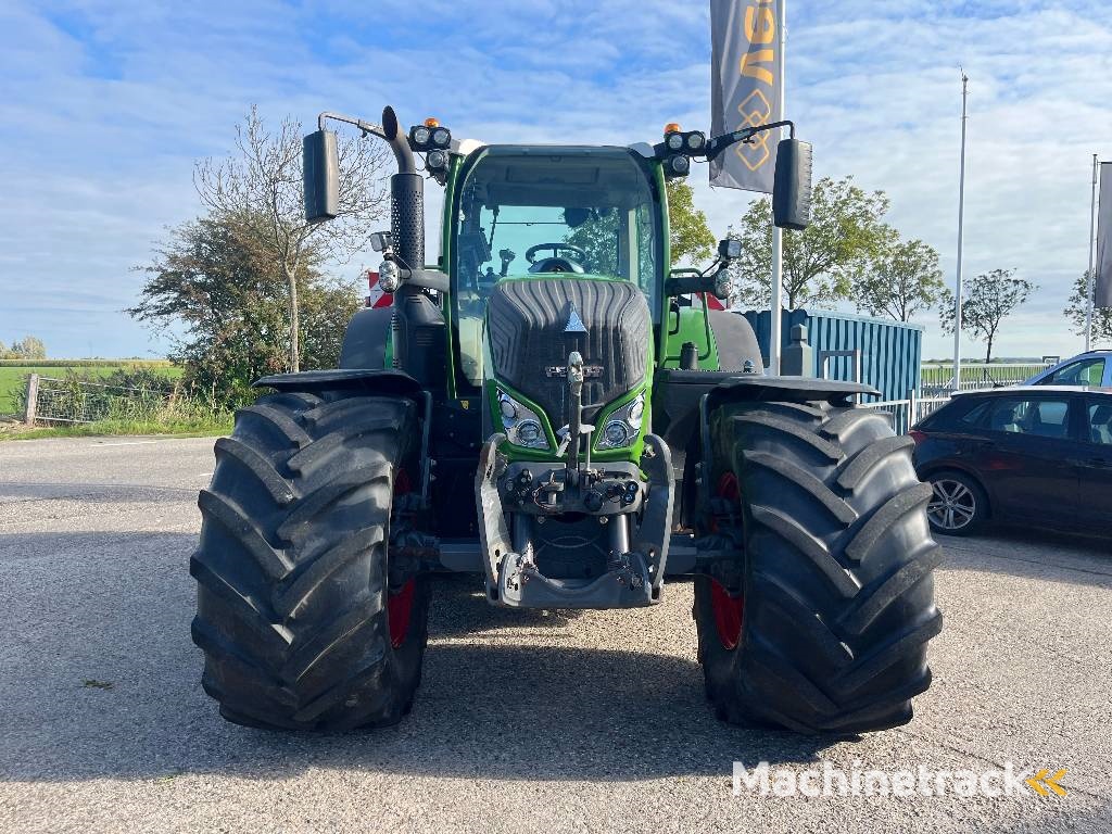Fendt 718 Vario S4 Profi+