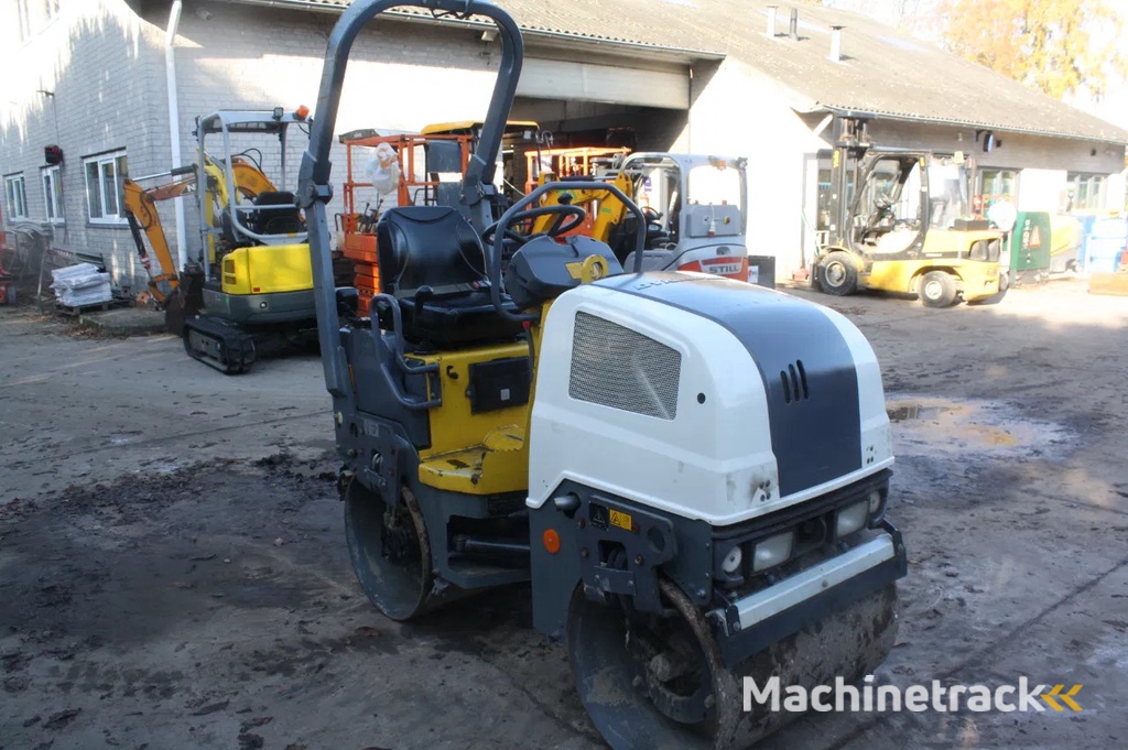 Atlas Copco CC800 dynapac tandemwals 421H wals