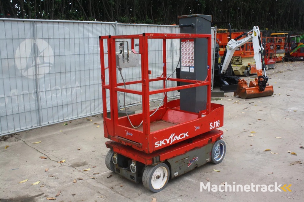 Skyjack SJ16 2018 6.75 MTR schaarhoogwerker elektrische