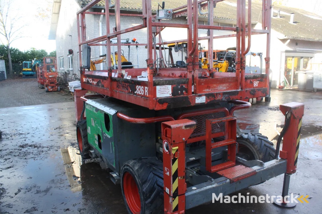 Skyjack SJ6826 RT 4x4 diesel kubota hoogwerker 10 meter