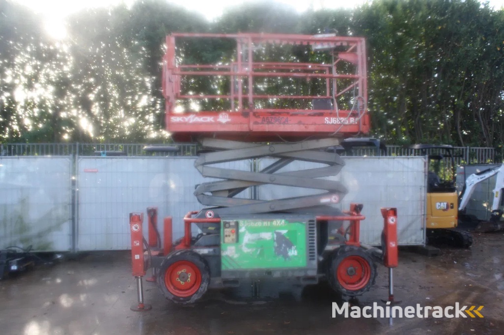 Skyjack SJ6826 RT 4x4 diesel kubota hoogwerker 10 meter