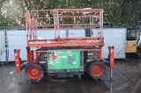 Minituur van Skyjack SJ6826 RT 4x4 diesel kubota hoogwerker 10 meter