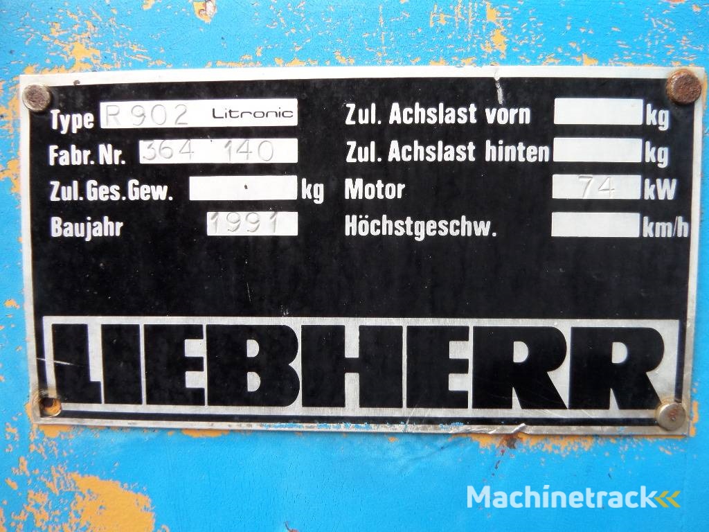 Liebherr R 902