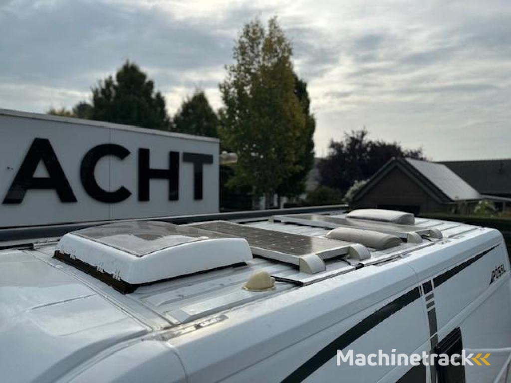 Pössl Buscamper 2 Win S Plus busbiker en zonnepanneel