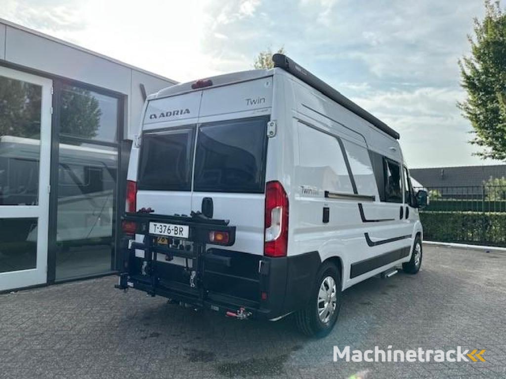Adria Twin 600 busbiker