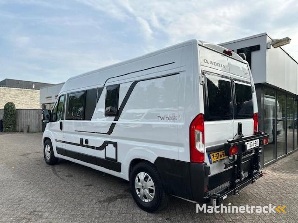 Adria Twin 600 busbiker