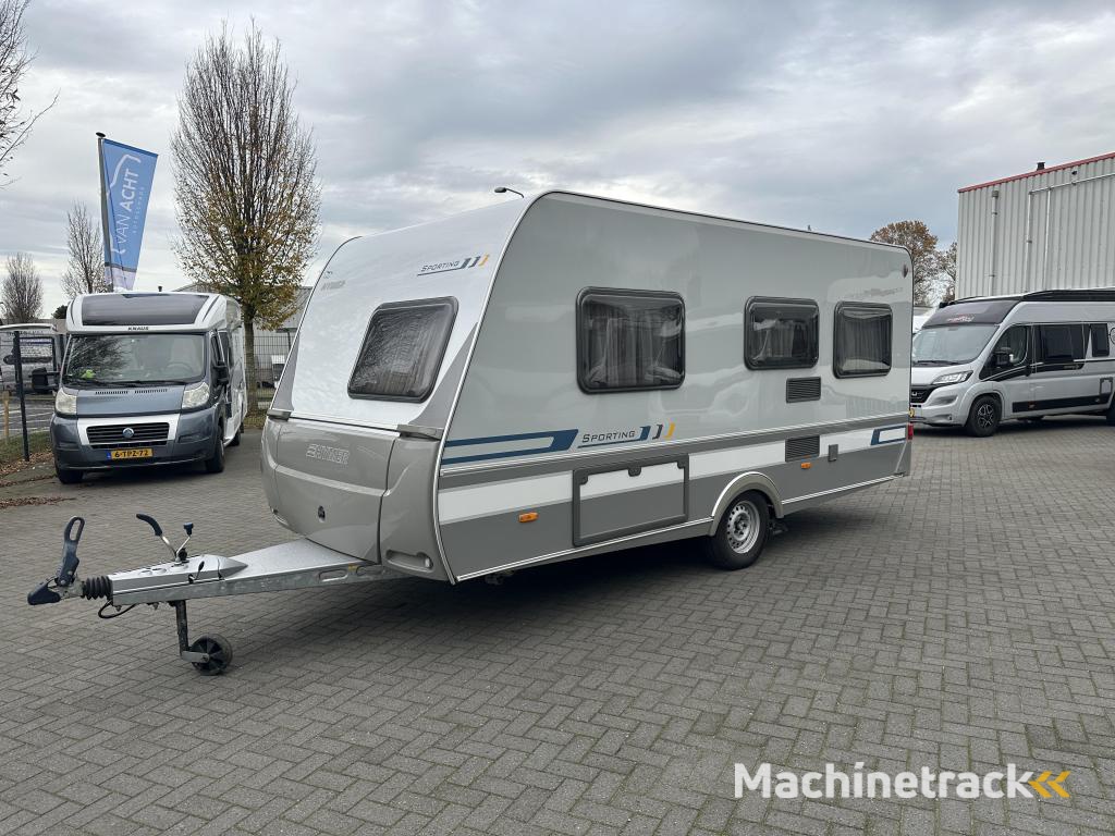 Eriba Sporting 465 Moover, voortent