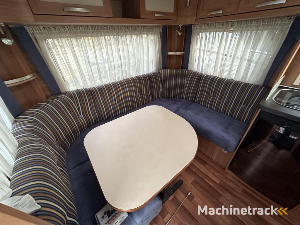 Eriba Sporting 465 Moover, voortent