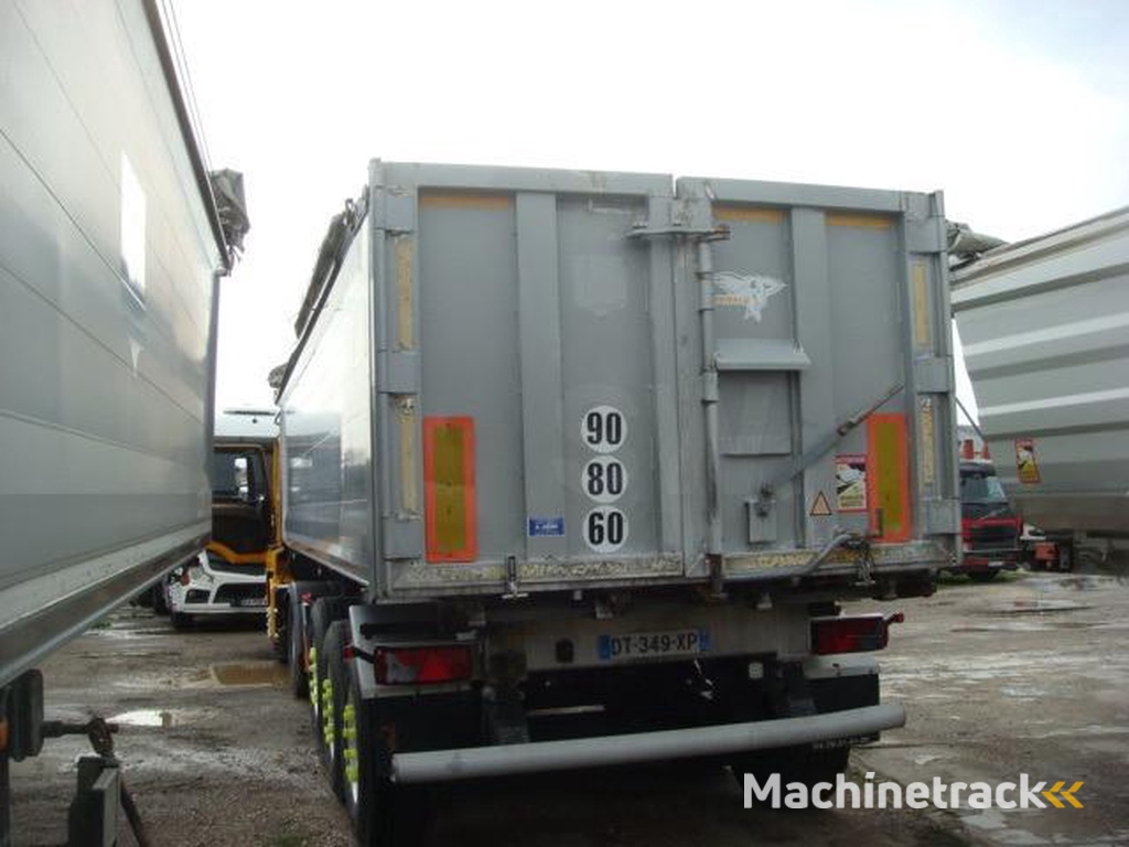 Benalu SEMI REMORQUE BENALU 38T 3 ESSIEUX 2015