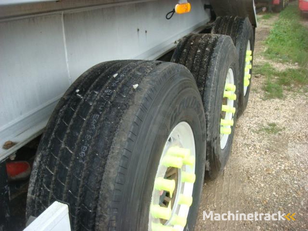 Benalu SEMI REMORQUE BENALU 38T 3 ESSIEUX 2015