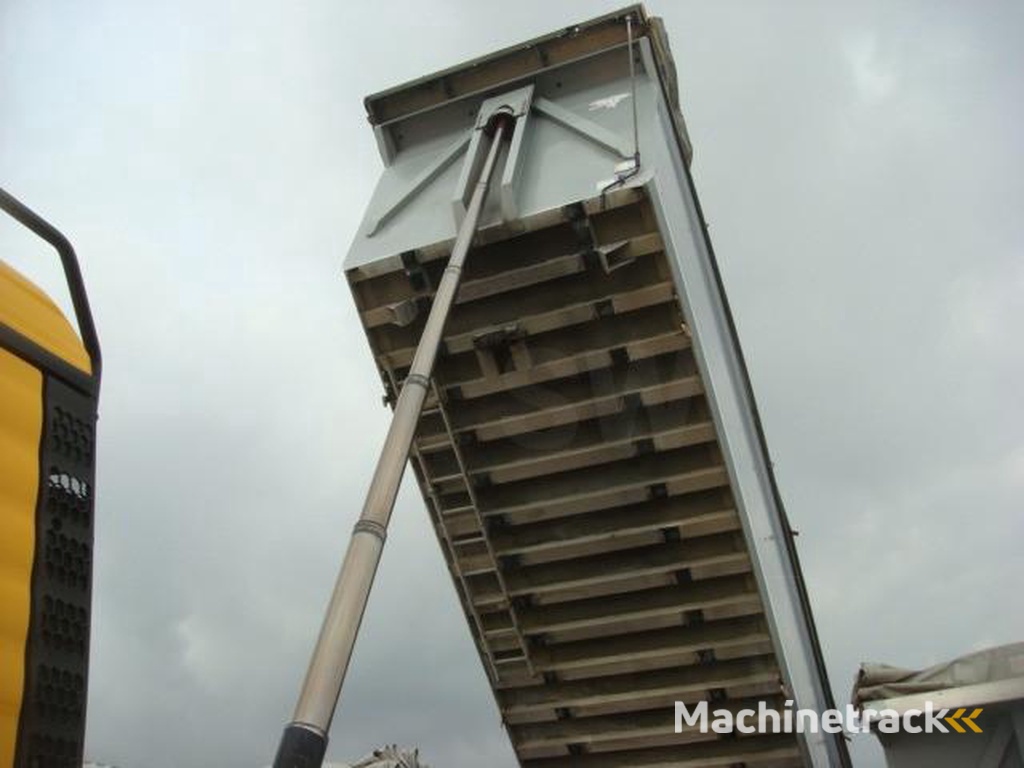 Benalu SEMI REMORQUE BENALU 38T 3 ESSIEUX 2015