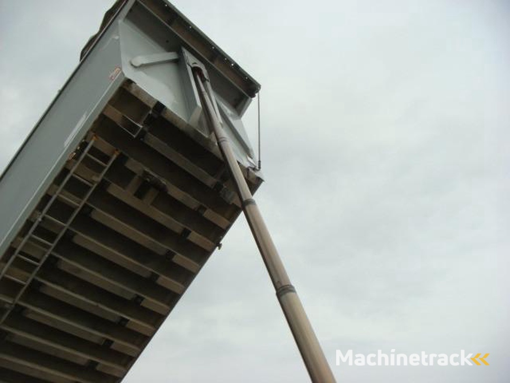 Benalu SEMI REMORQUE BENALU 38T 3 ESSIEUX 2015