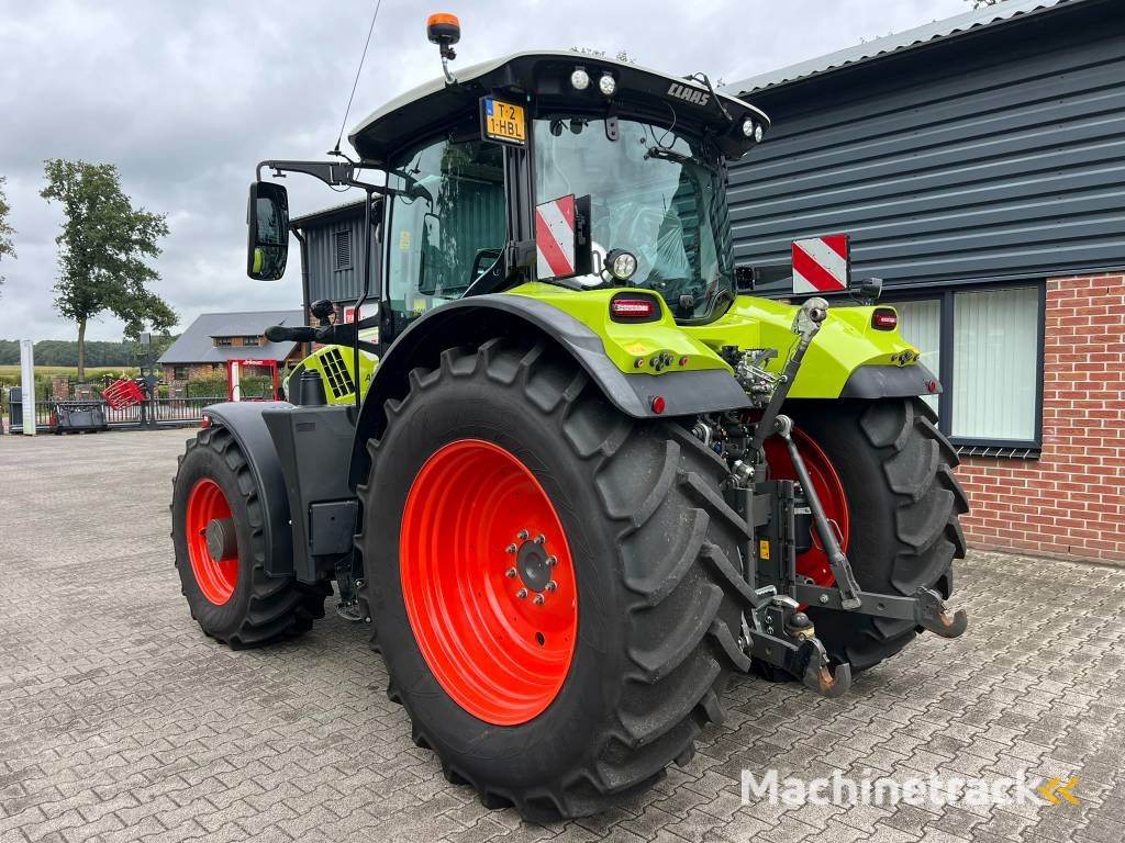 CLAAS Arion 660