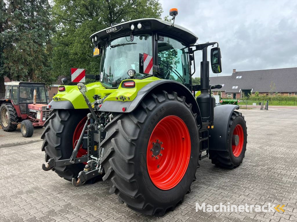 CLAAS Arion 660