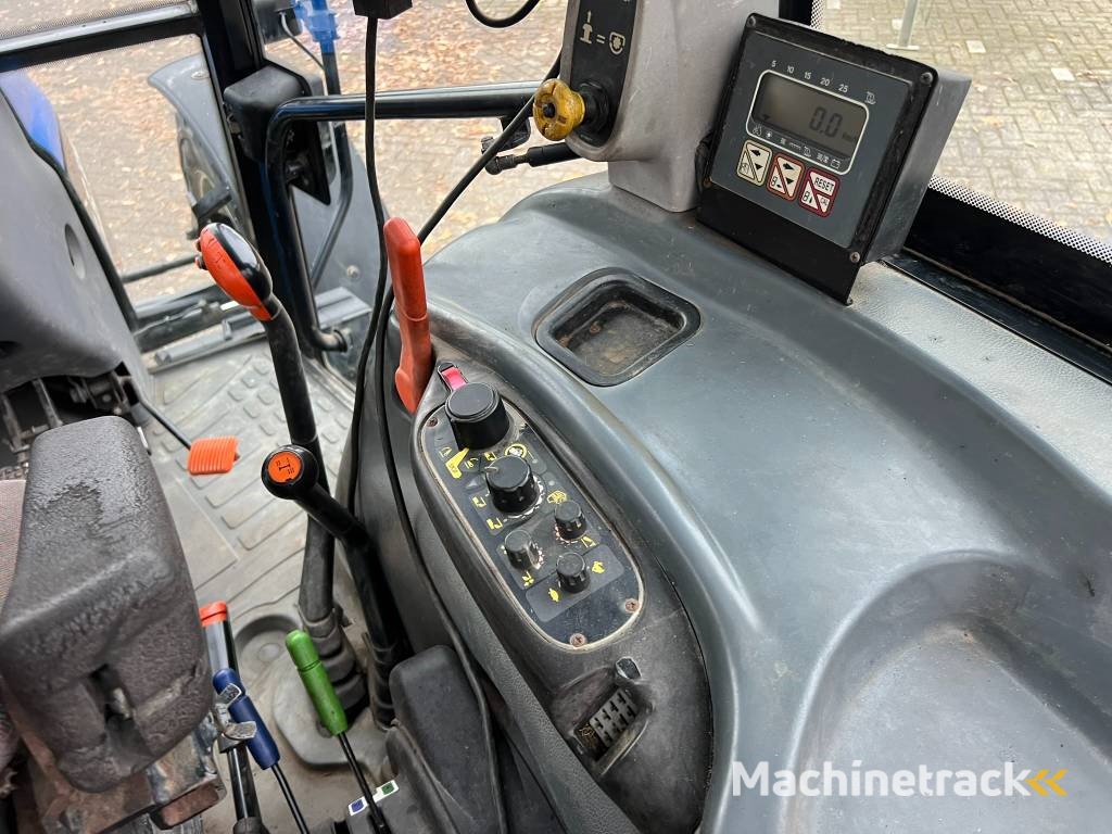 New Holland TL 90 trekker