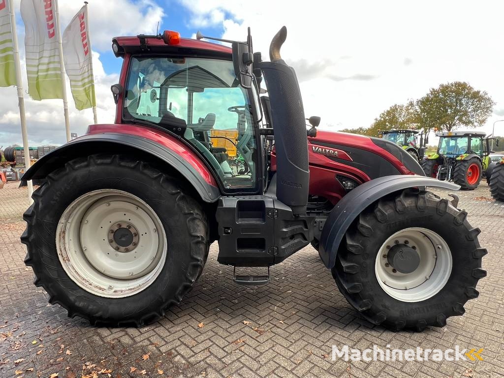 Valtra T 174 Versu