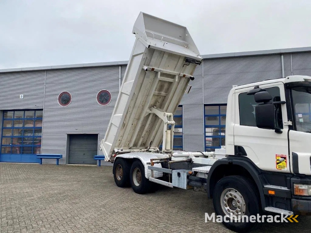 Scania 124-400 / 6X4 / RETARDER / BIG AXLE / FULL STEEL / 2SIDE TIPPER / OLD TACHO / AIRCO / MANUAL / EURO-2 / 2000