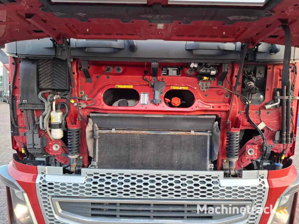 Volvo FH16-750 / BIG AXLE / VEB+ / ONLY:679711 KM / TECHNICAL 70TON / 9TON FRONT AXLE / INLINER / FULL-AIR / AUTOMATIC / EURO-6 / 2018