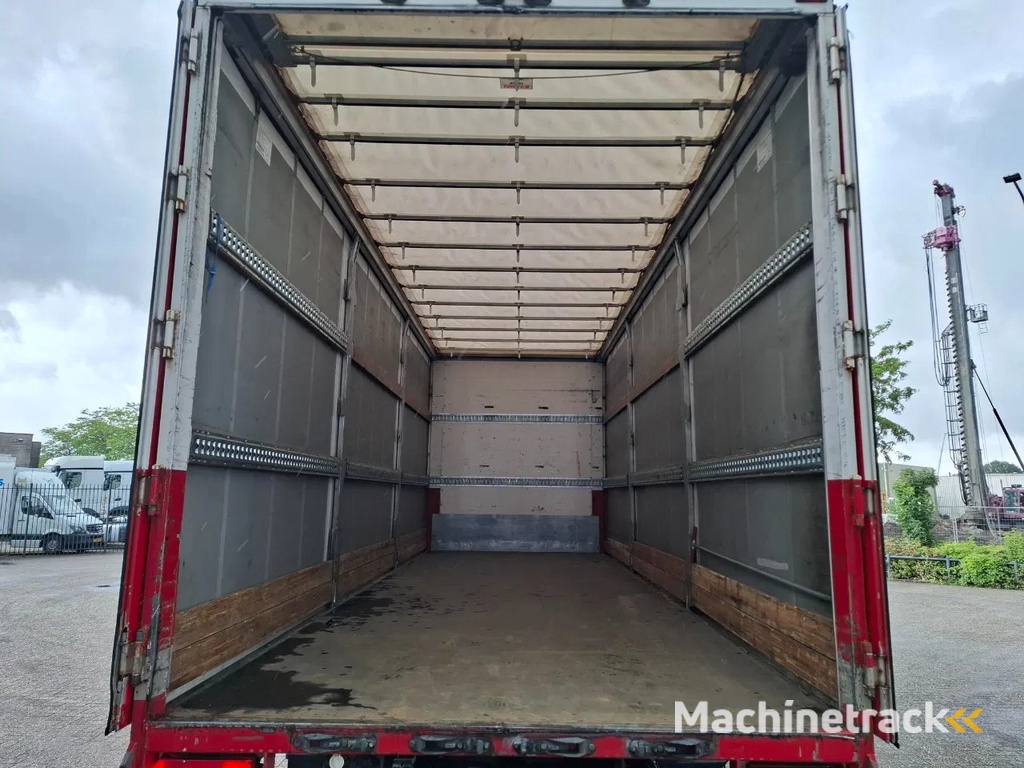 Renault T470 / CLEAN NL TRUCK / SLIDING ROOF / CURTAIN SAILS / SMART TACHO / ACC / LWDS / PLATFORM 2000KG / FRIDGE / AUTOMATIC / EURO-6 / 2016