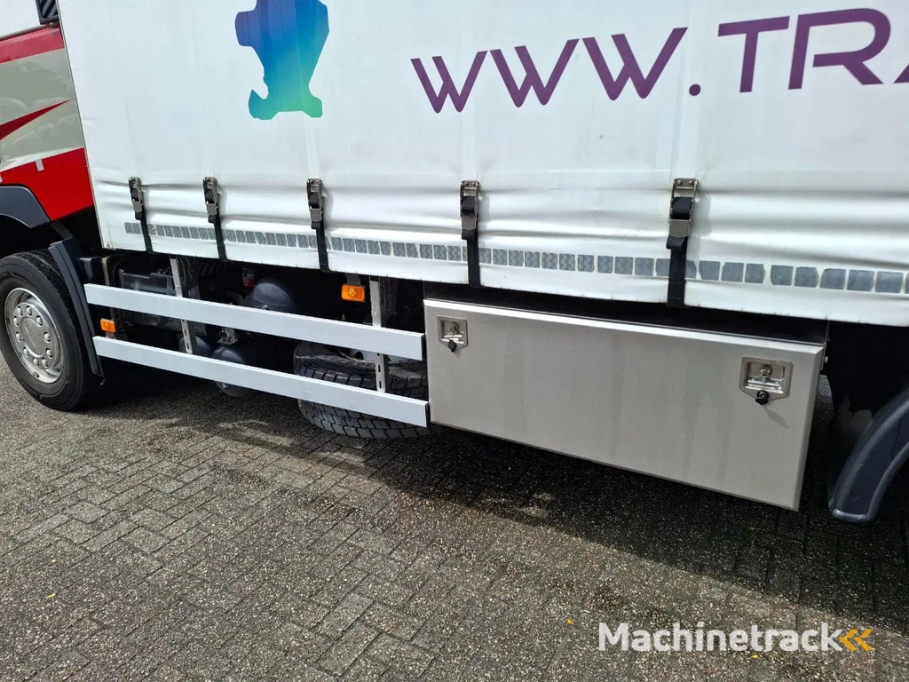Renault T470 / CLEAN NL TRUCK / SLIDING ROOF / CURTAIN SAILS / SMART TACHO / ACC / LWDS / PLATFORM 2000KG / FRIDGE / AUTOMATIC / EURO-6 / 2016