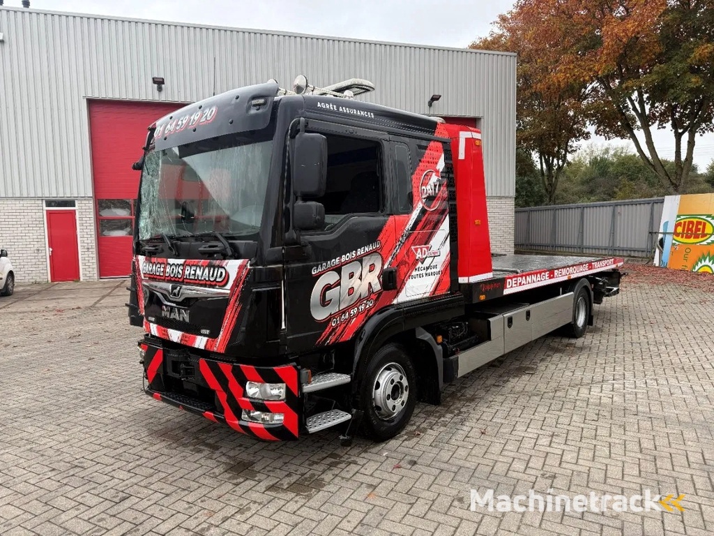 MAN TGL 12.250 / ENGINE RUNNING / ONLY:276364 KM / TOW-TRUCK / CLEPEL / WINCH / REMOTE / 6PERSONS / AUTOMATIC / EURO-6 / 2018