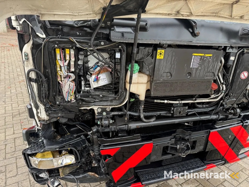 MAN TGL 12.250 / ENGINE RUNNING / ONLY:276364 KM / TOW-TRUCK / CLEPEL / WINCH / REMOTE / 6PERSONS / AUTOMATIC / EURO-6 / 2018